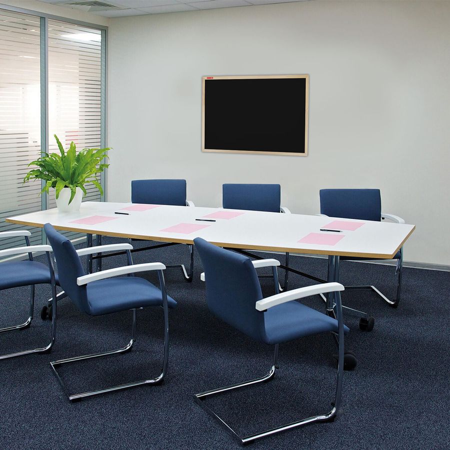 Доска для мела магнитная 45х60 см, черная, деревянная рамка, BRAUBERG