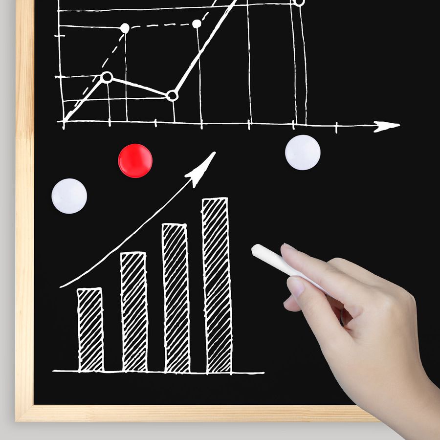 Доска для мела магнитная 60х90 см, черная, деревянная рамка, BRAUBERG