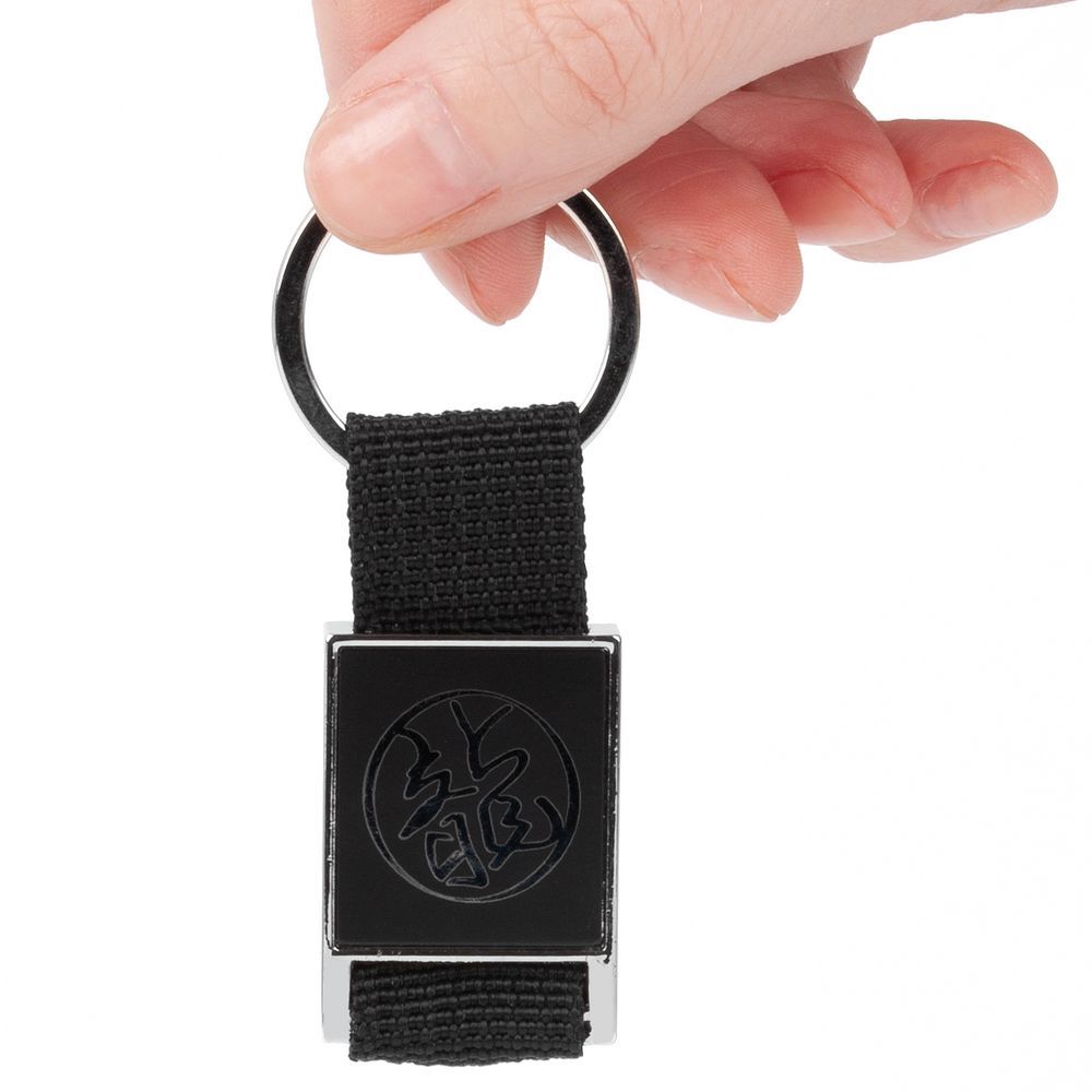 Брелок Stropp с тканевой вставкой черный