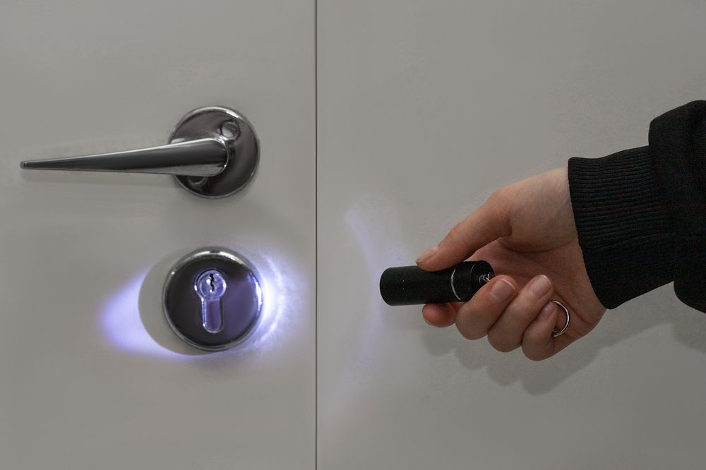 Брелок-фонарик Click Ray ver.2 черный