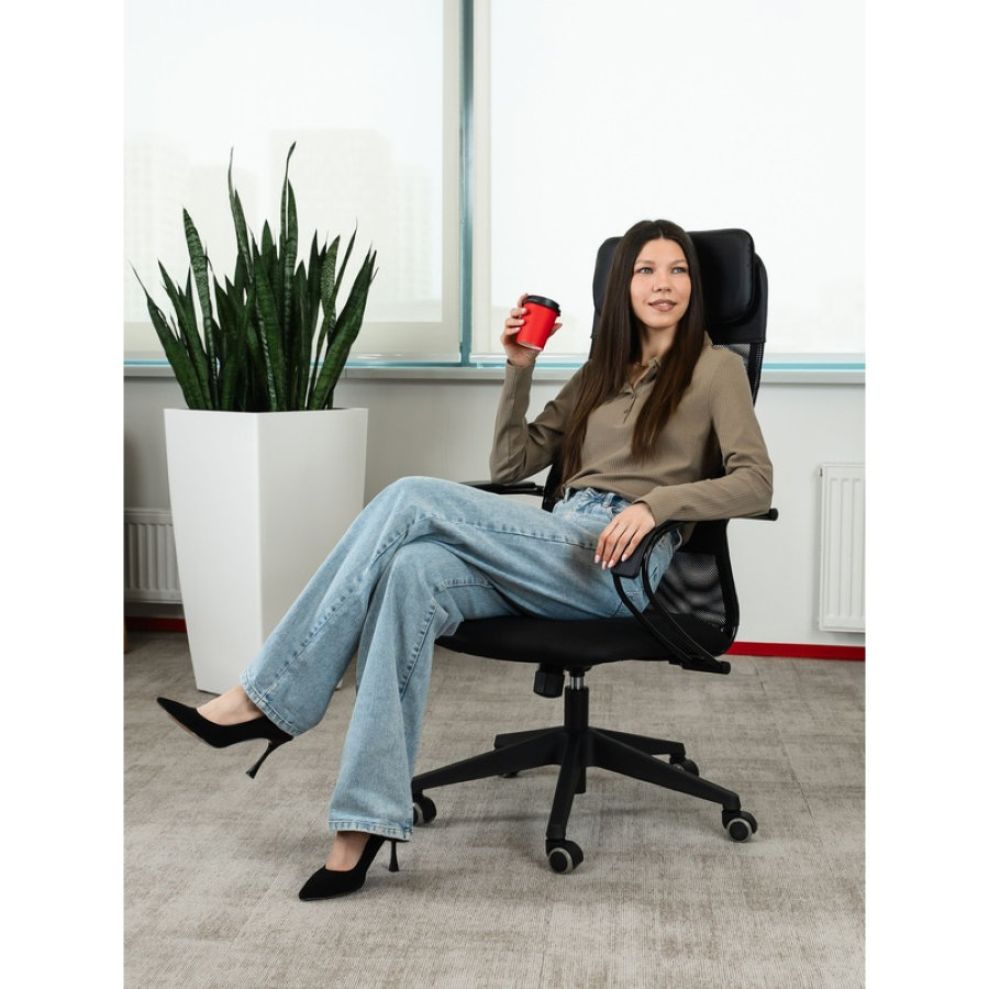 Кресло для руководителя Easy Chair 655 TTW черное (искусственная кожа/сетка/ткань, пластик) 