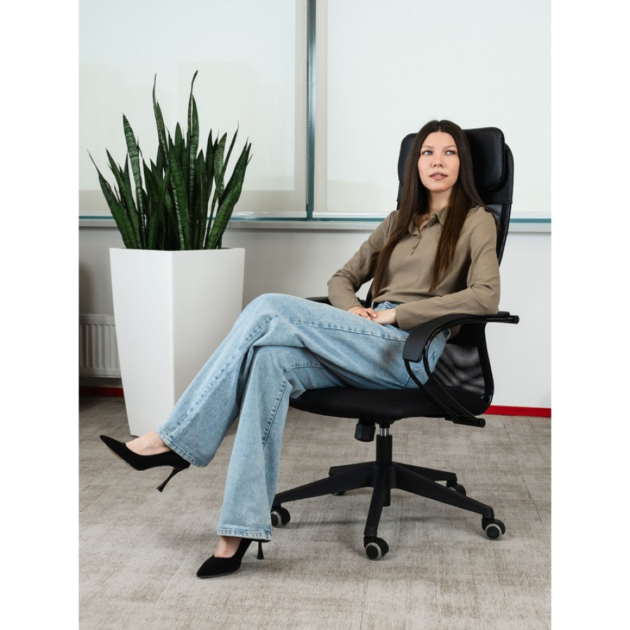 Кресло для руководителя Easy Chair 655 TTW черное (искусственная кожа/сетка/ткань, пластик) 