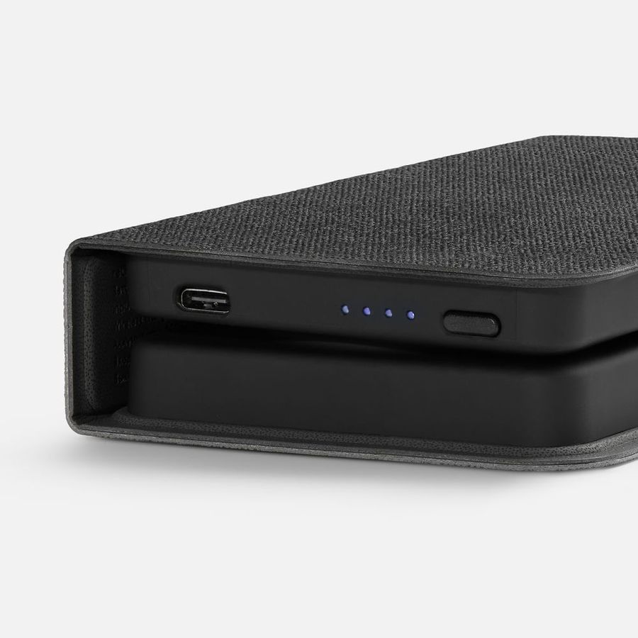 Внешний аккумулятор с беспроводной зарядкой reCover черный