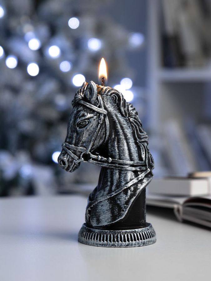 Свеча фигурная «Бюст лошади» серебристая