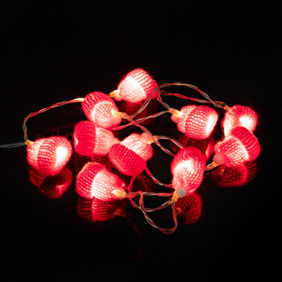 Гирлянда Cosy Poms красная