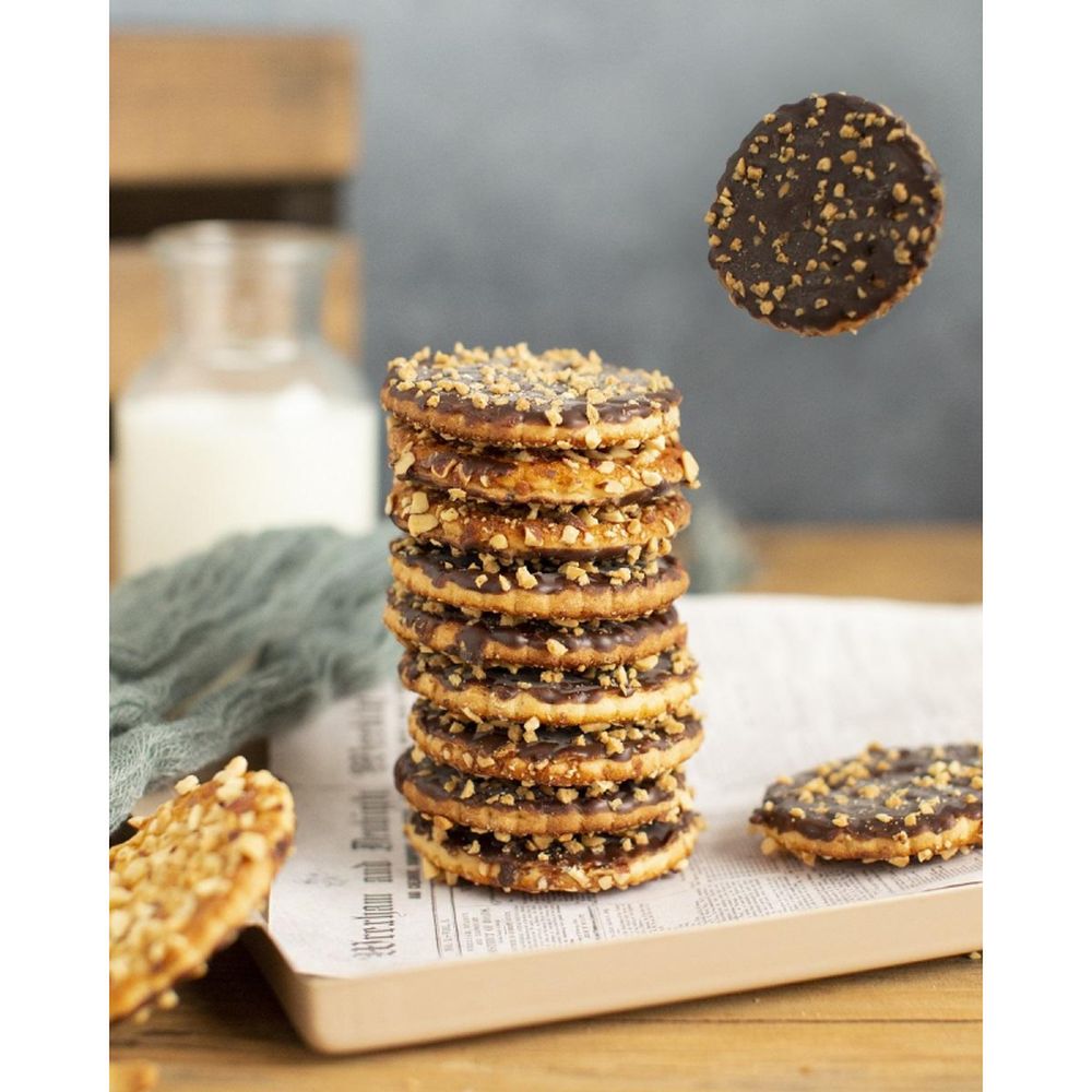 Печенье сдобное Деловой Стандарт Печенье с фундуком и шоколадом, 340г