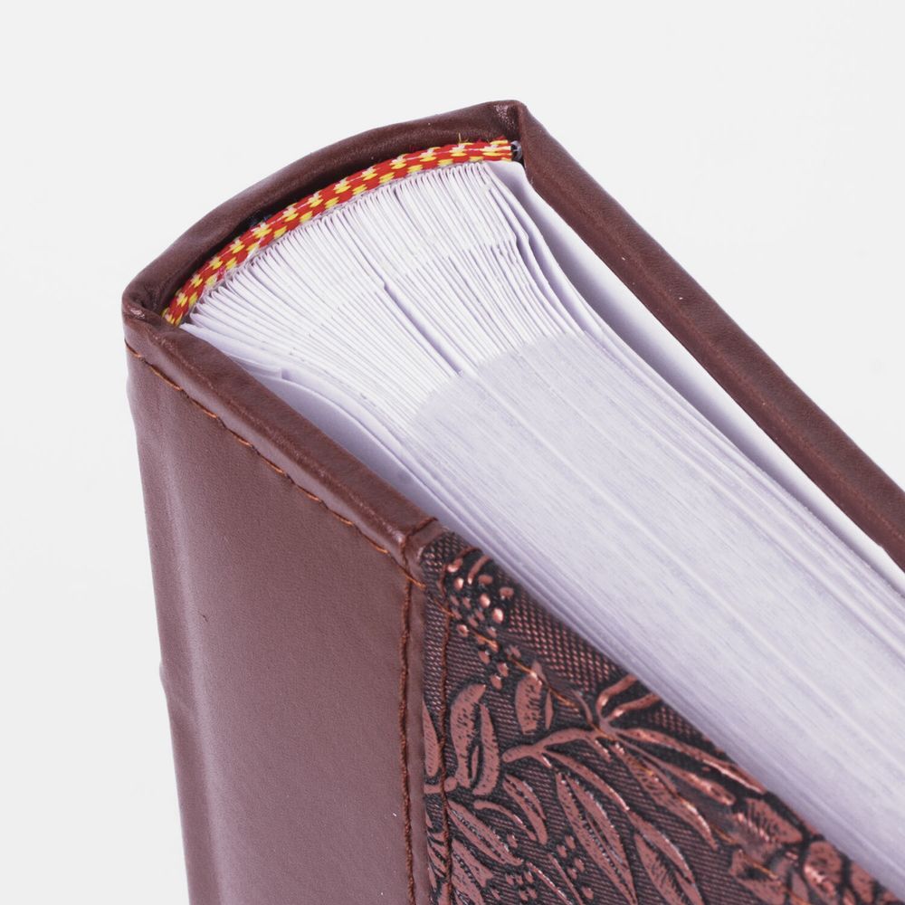 Фотоальбом BRAUBERG на 100 фотографий 10х15 см, обложка под кожу, бумажные страницы, бокс, коричневый