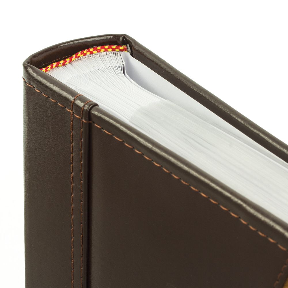 Фотоальбом BRAUBERG на 200 фото 10х15 см, под гладкую кожу, бумажные страницы, застежка, темно-коричневый