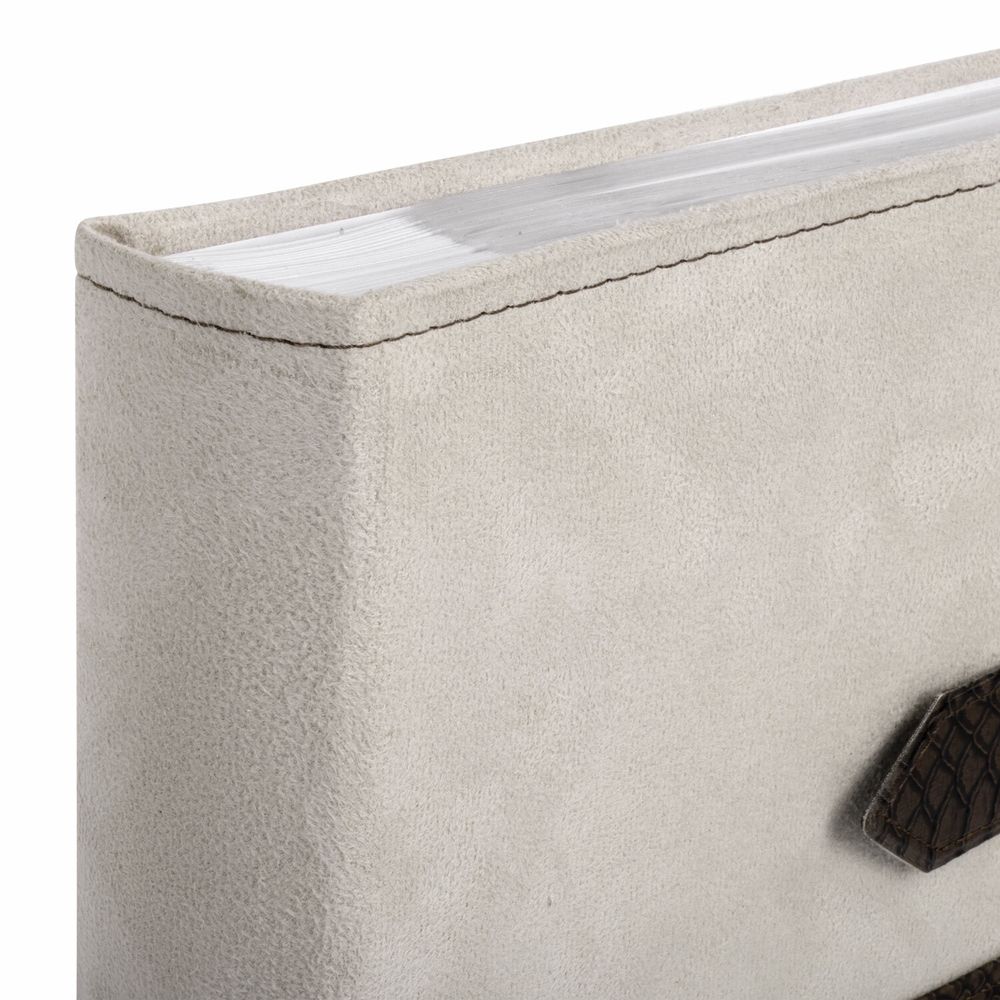 Фотоальбом BRAUBERG на 200 фотографий 10х15 см, под замшу, бумажные страницы, бокс, беж с коричневым