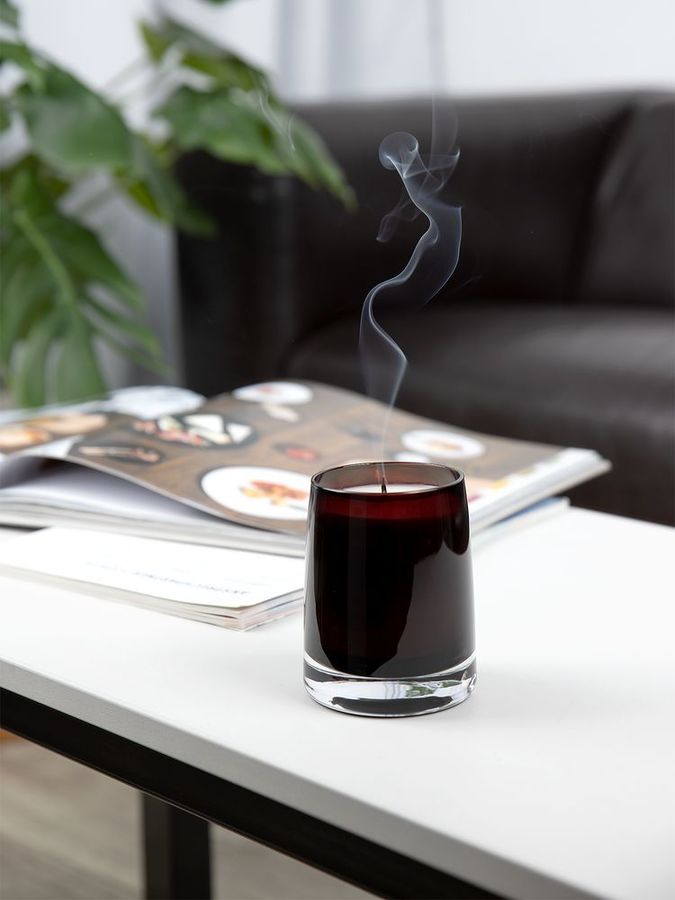 Ароматическая свеча Fragnola грейпфрут и ветивер бордовая